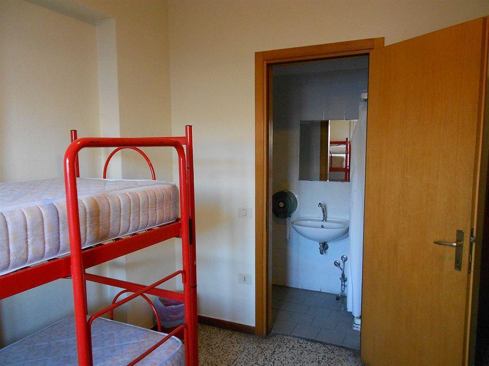 Lake Como Hostel Menaggio Exterior photo